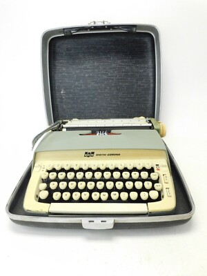  Vintage Smith-Corona Manual Typewriter Green and Beige Keys w/ Case