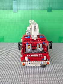 LEGO Technic 8289 Fire Truck &ndash; Complete &ndash;  With Manuals 