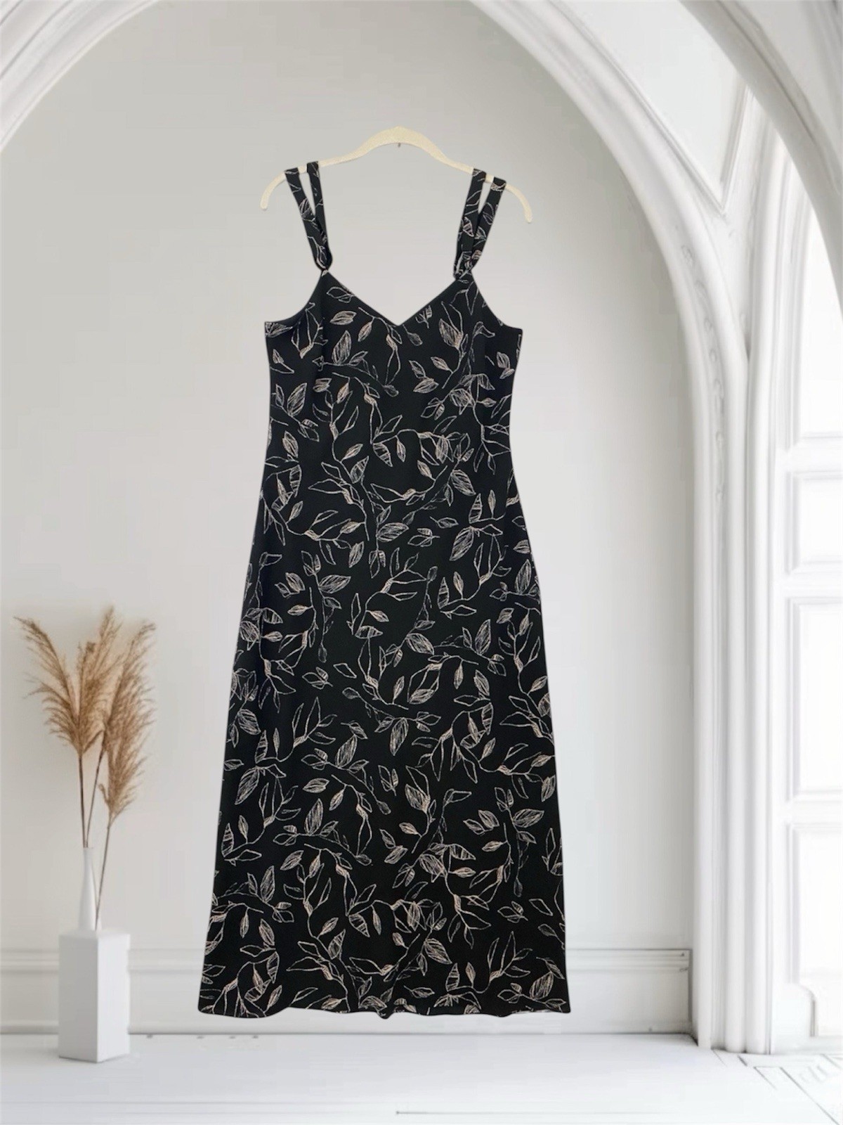 Tavik Women’s Black Floral Maxi Dress Size Medium Strappy Dark Romantic Chic