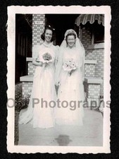 BRIDE BEAUTIFUL WEDDING DRESS MAID OF HONOR w/BOUQUET OLD/VINTAGE PHOTO- J224