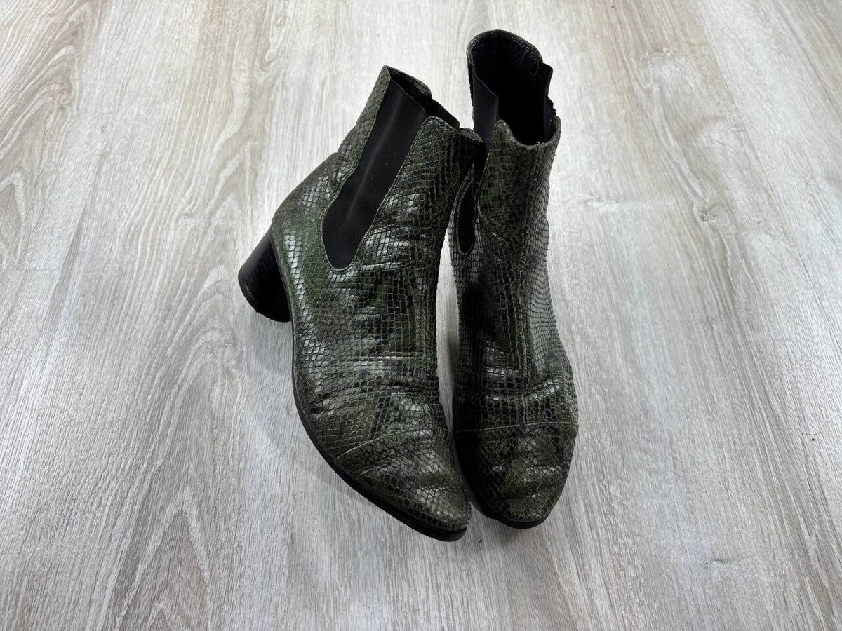 Isabel Marant size 38 green heels Isabel Marant Franklin Green Cloth Canvas Black Leather Trim  main image 3