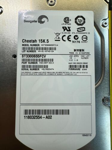 EMC 005048741 300GB 15K RPM 16MB 4 Gb/s Fibre channel 3.5" HDD - Picture 2 of 8