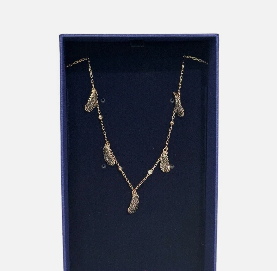 ¡NUEVO EN CAJA! Collar Gargantilla SWAROVSKI Pluma Oro Rosa Cristal Negro Foto 4 de 4