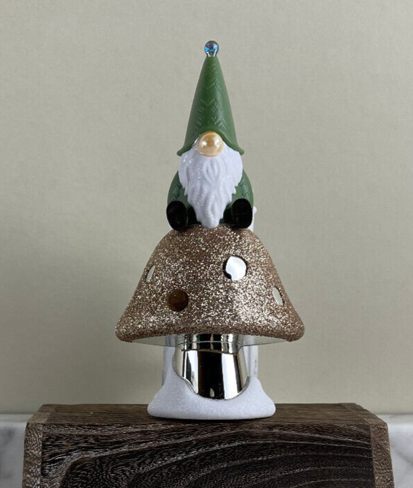Bath & Body Works Christmas Gnome on Mushroom Wallflower Plug-image
