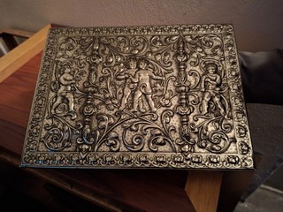 Blechdose Keksdose reich verziert mit Putten