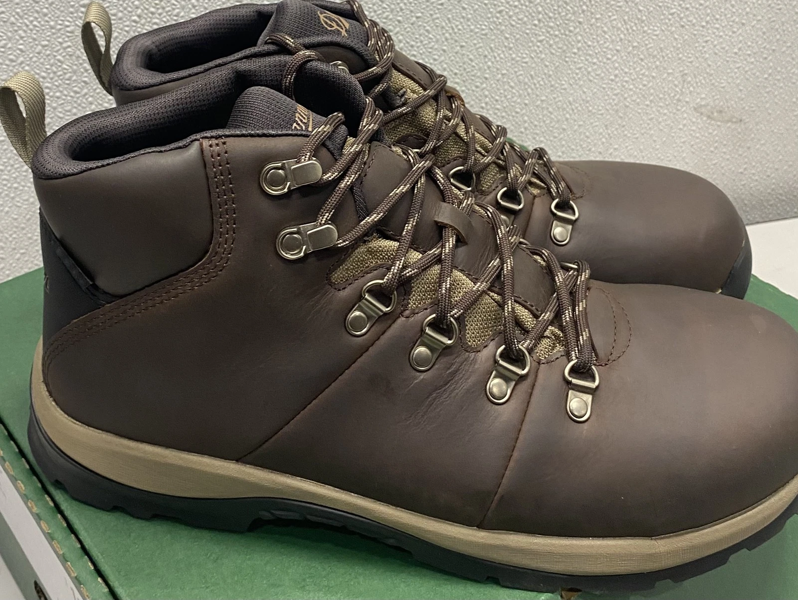 Danner Sandy Ridge 4.5" Brown AL Full Grain Leather Boots, Size 9 D, Brown