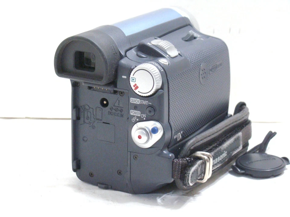 Panasonic PV-GS9 Mini DV Camcorder 20x Optical Zoom + Video Transfer Kit - Image 3 of 4