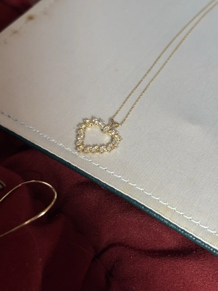 Collar de diamantes vintage 1947. Oro amarillo de 10k con 10 diamantes Foto 3 de 4