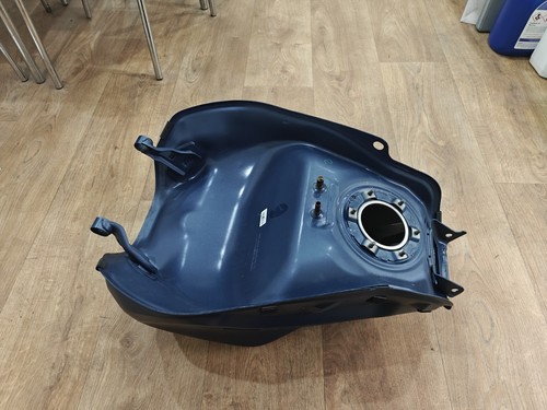 Honda CB650r Blue Fuel Tank 2019-2021 Good condition - Picture 4 of 6