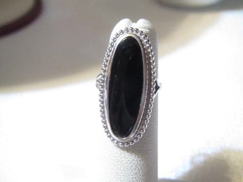 VINTAGE LARGE ELONGATED OVAL BLACK ONYX STERLING SILVER RING-MARKED "STERLING"