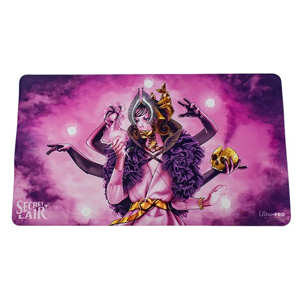MTG リリアナ　プレイマット　UltraPro MTG 闇の領域のリリアナ プレイマット Amazon.co.jp: MTG 闇の領域の