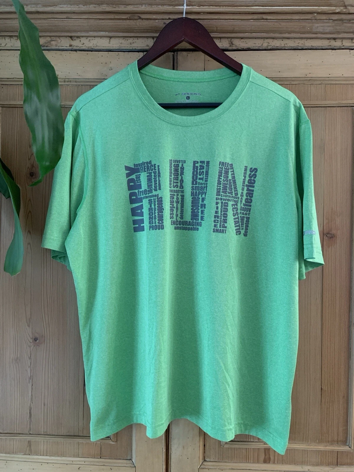 Brooks RUN T-shirt | Green RUN Word Design Short Sleeve | Mens Size XL