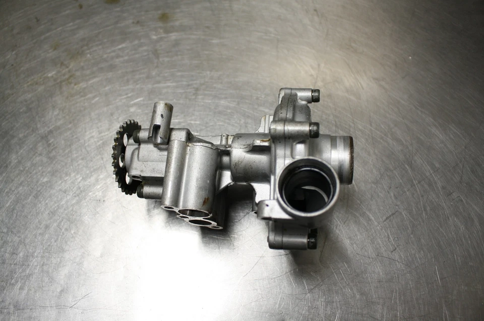 01-05 YAMAHA FZ1 ENGINE WATER OIL PUMP  Foto 3 de 4