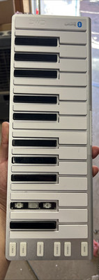 CME Xkey Air 25-key Bluetooth MIDI Controller Read