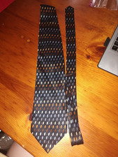 KILBURNE AND FINCH MENS TIE BLACK WITH RED ORANGE GRAY WHITE 4 X 61