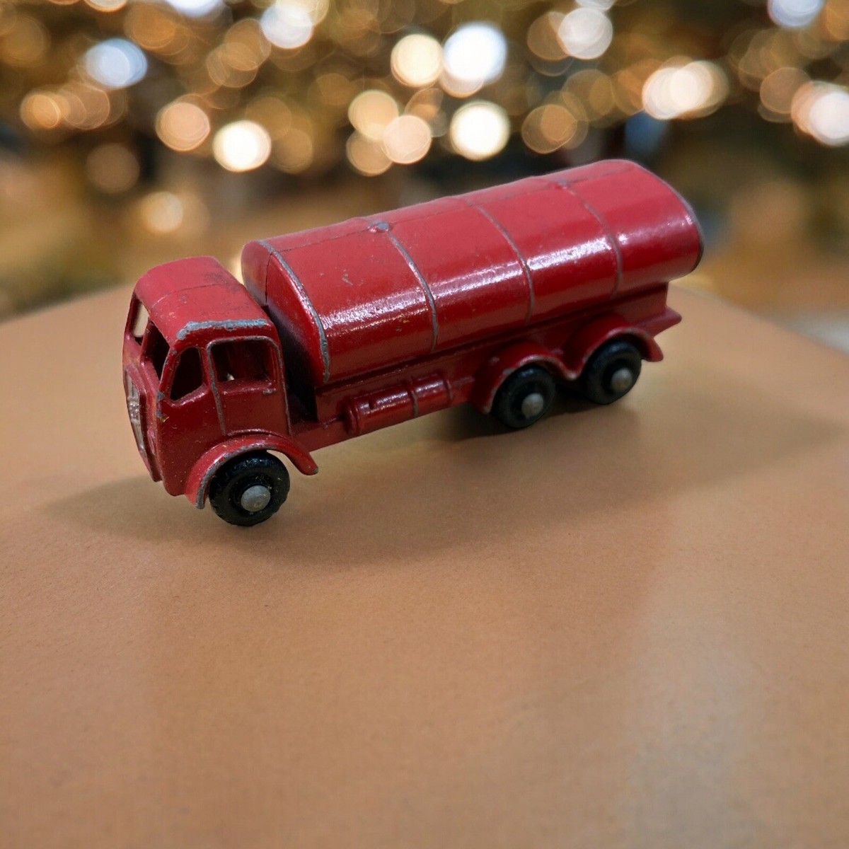 マッチボックス レズニー ESSO(エッソ) Vintage Matchbox Lesney No. 11 ERF Petrol Tanker Esso RARE
