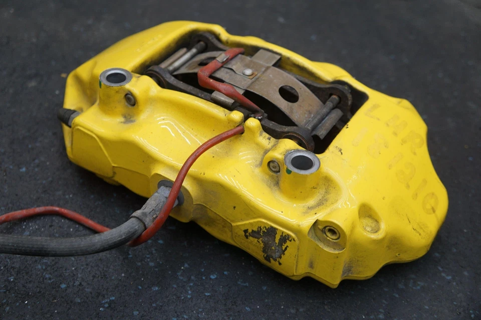 Pinza de freno trasera izquierda lado conductor amarilla 282932 OEM Ferrari FF 2011-16 Foto 3 de 4