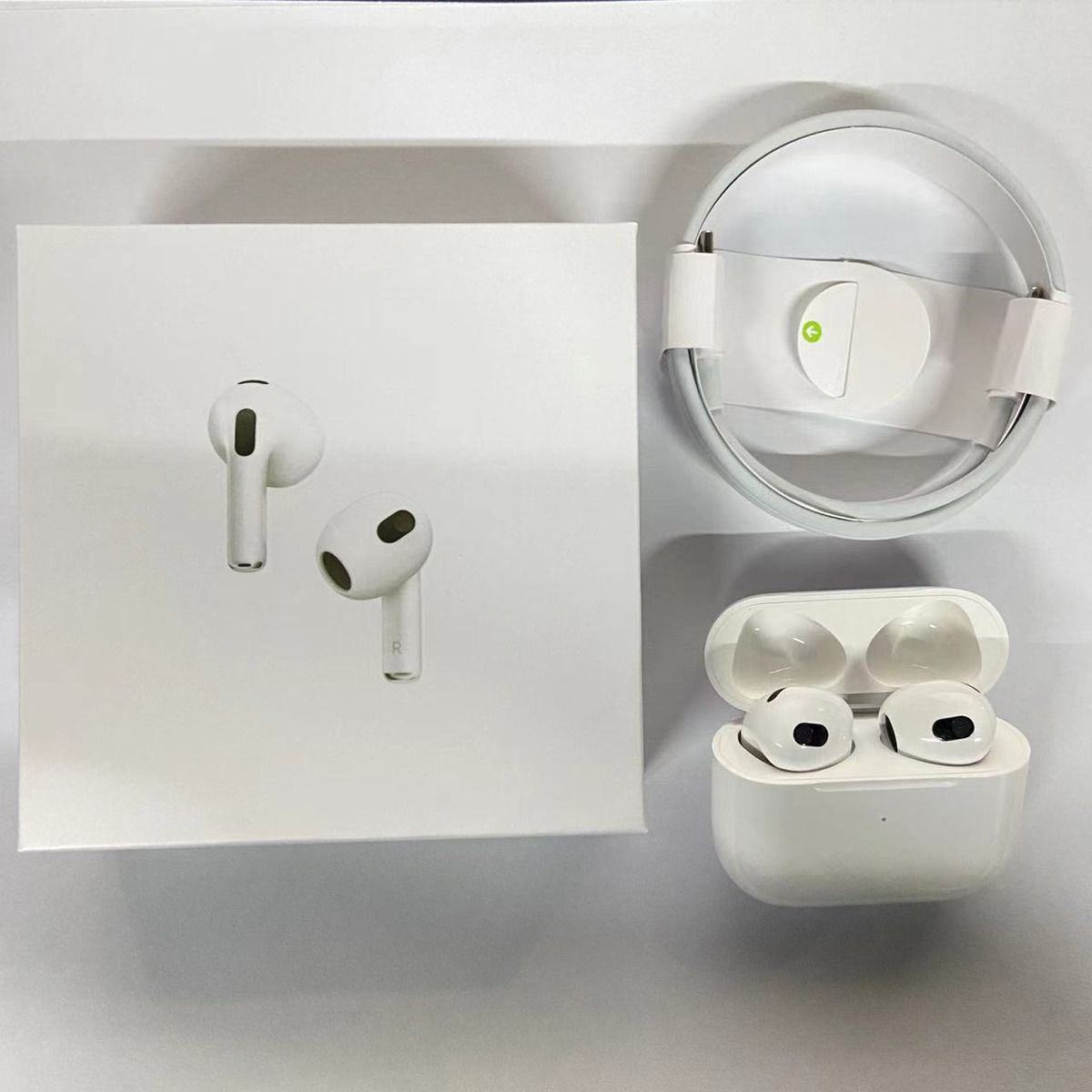 APPLE AIRPODS (3RD GENERATION) BLUETOOTH WIRELESS EARPHONE CHARGING CASE -  WHITE