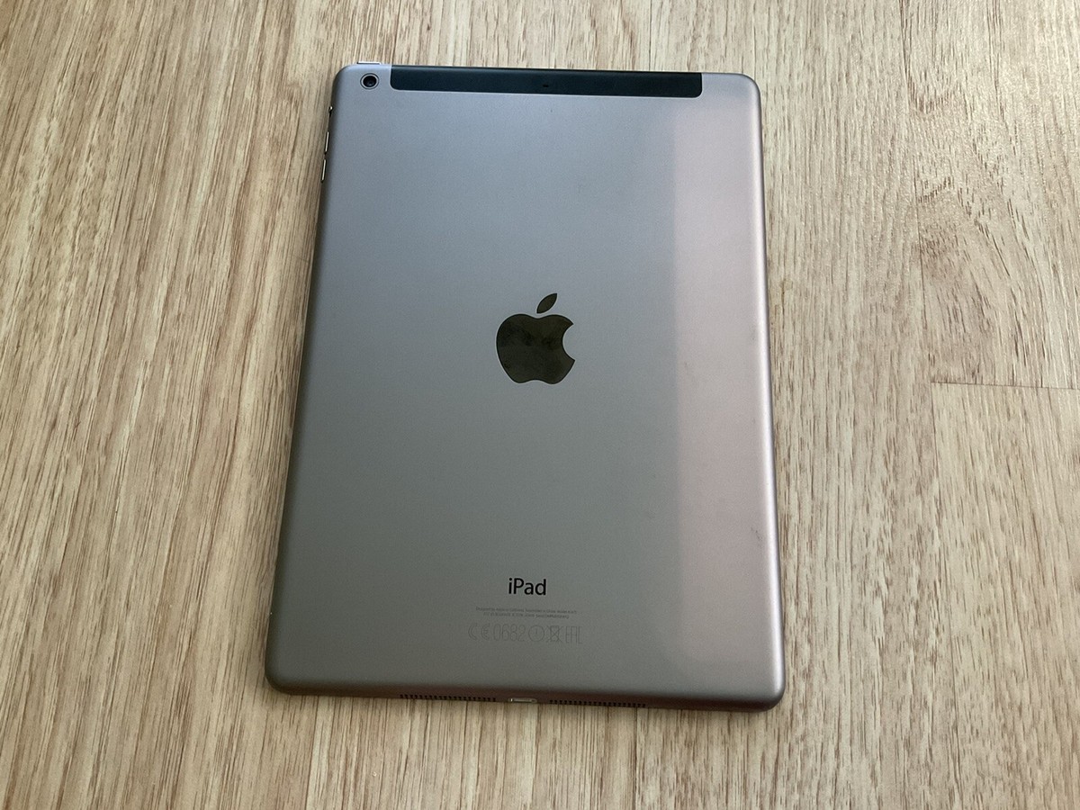 タブレット ipad  Air Wi-Fi 64GB Space Gray Restored Apple iPad Air Wi-Fi 64GB Space Gray (3rd