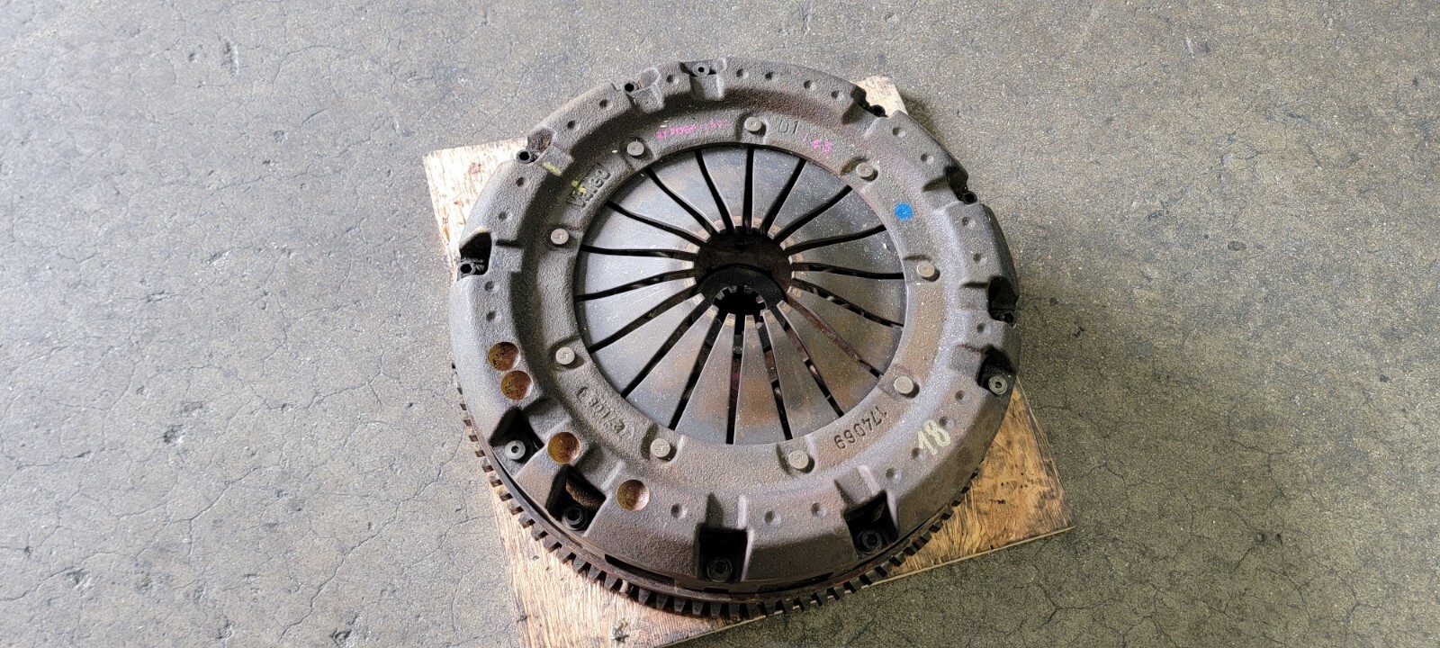 LAMBORGHINI MURCIELAGO CLUTCH FLYWHEEL PRESSURE PLATE OEM 07M105269A 2006
