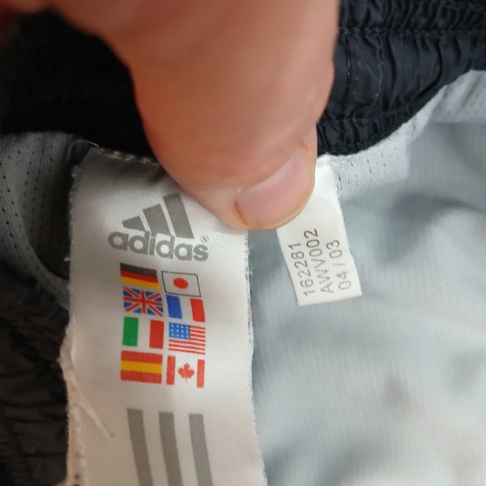 Pantalones deportivos Adidas de colección para hombre grandes negros de nailon forrados patinador Y2K Foto 3 de 4