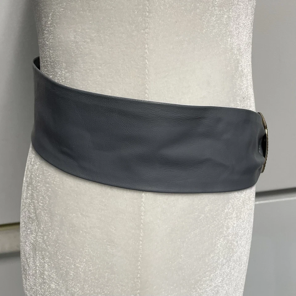 Crumrine Buckle and Leather Belt Vintage 80s Gray Gold Engraved Floral Western - Image 3 of 4