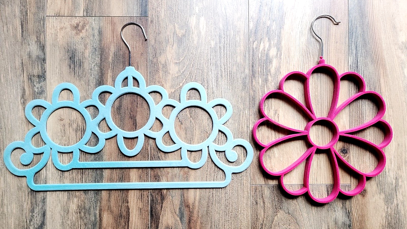Flower-Shaped Velvet Hanger Organizer for Scarves Belts Blue Pink Display-image