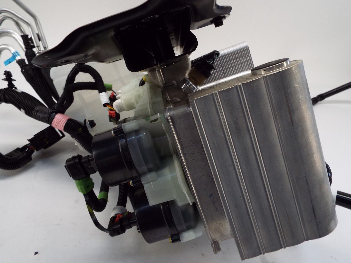 2023 Tesla Model Y Supermanifold Chiller Coolant Tank
