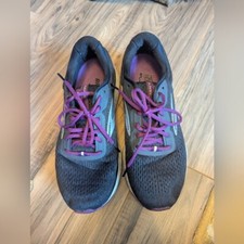 Women's black and purple brooks running shoes size 10. Brooks sneakers.
