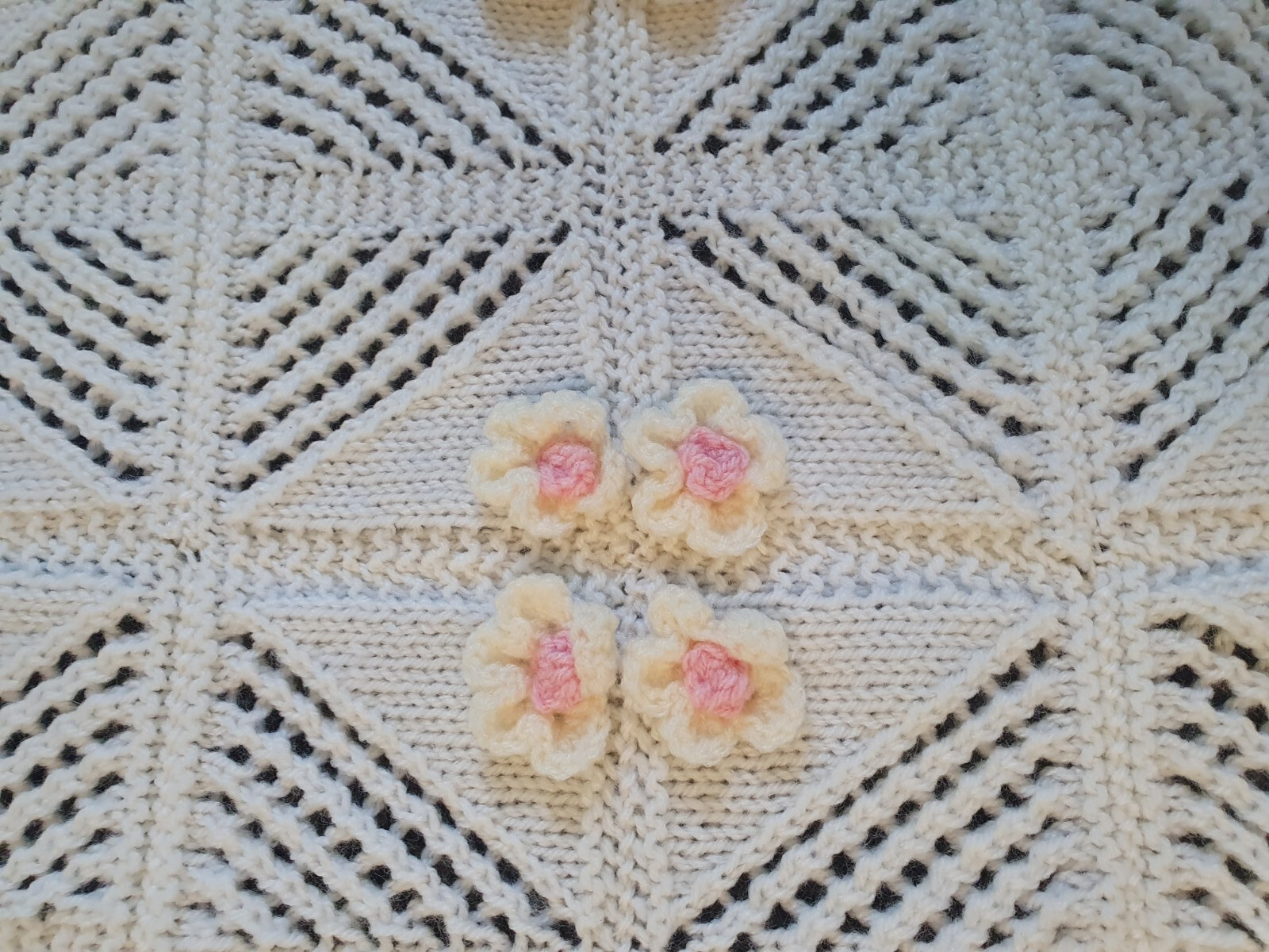 ***Hand Knitted Baby Blanket*** eBay