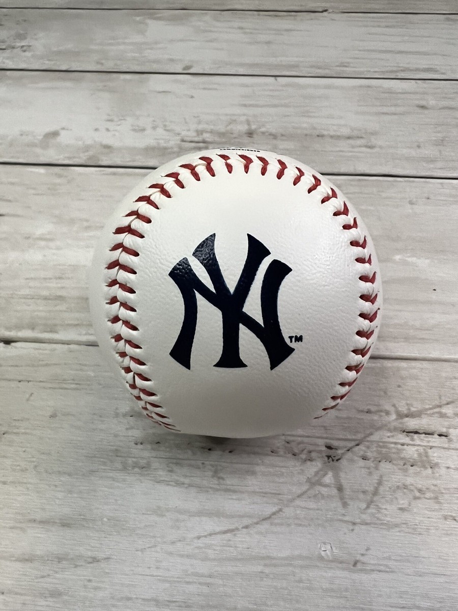 1 New York Yankees Team Logo Ball 2014 MLB Baseball Rawlings