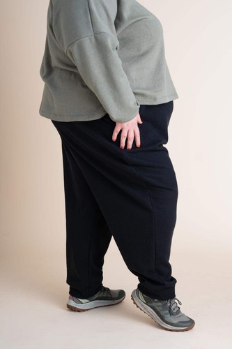 Joggers in Black - Picture 6 of 12