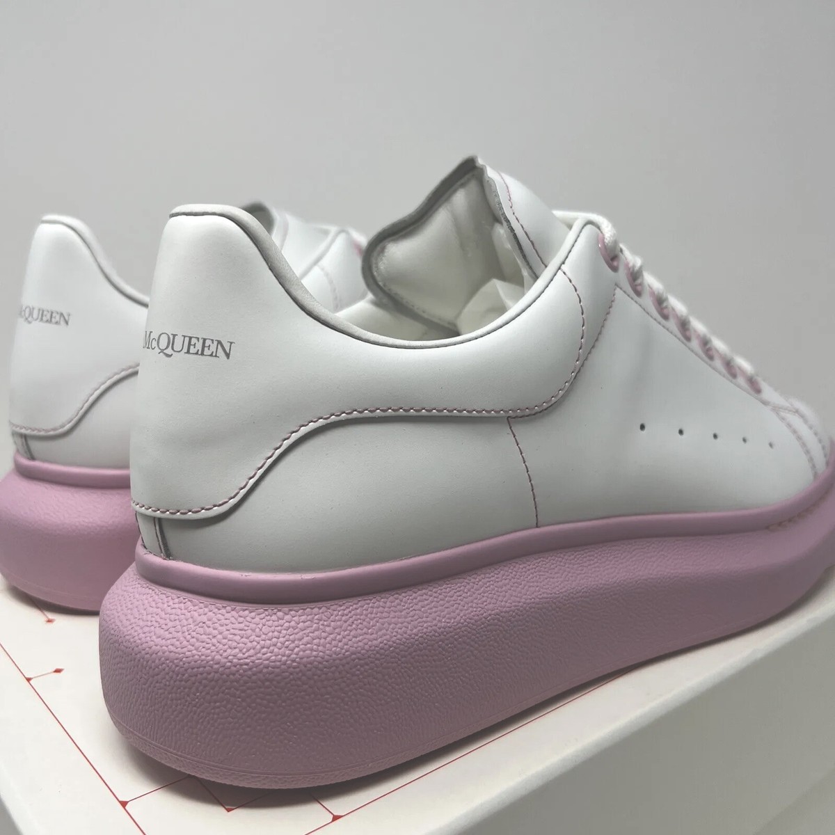 Alexander McQueen Men's Oversized Sneakers 43 EU/ 10 US Alexander McQueen Men's Oversized Sneakers 43 EU/ 10 US