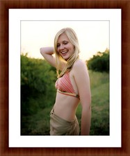 Kirsten Dunst 8.5 x 11 Candid Color Unframed Collectable Photograph