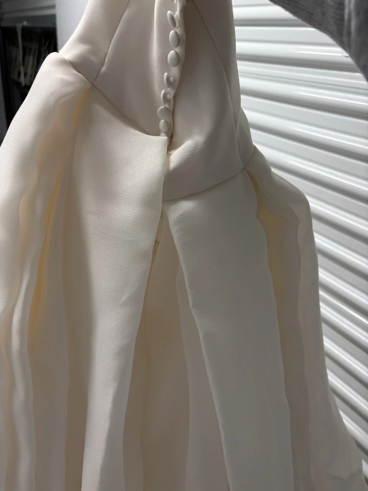 Size 4 Beautiful Bride Wedding Dress, Strapless Ivory Color With Light Pink Hugh - Image 4 of 4