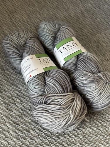 TANIS FIBER ARTS Yarn ~ Color-Shadow ~ 4oz/205yds ~ Green Label Aran Weight - Picture 3 of 7