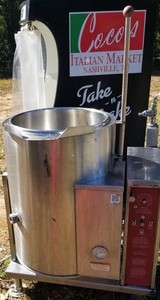 Blodgett Model KLT-12G  Commercial Stainless Steel 12 Gal Tilting Gas Kettle 