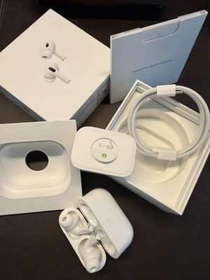 Apple AirPods Pro (2. Generation) | Mit MagSafe Ladecase (USB-C) | und OVP