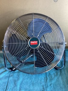 Dayton 2Ly91  Industrial Fan Free Standing 16” In Excellent Condition