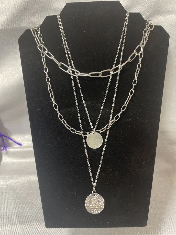 Collar de cadena de eslabones gruesos de plata de 4 capas con 2 colgantes Foto 4 de 4