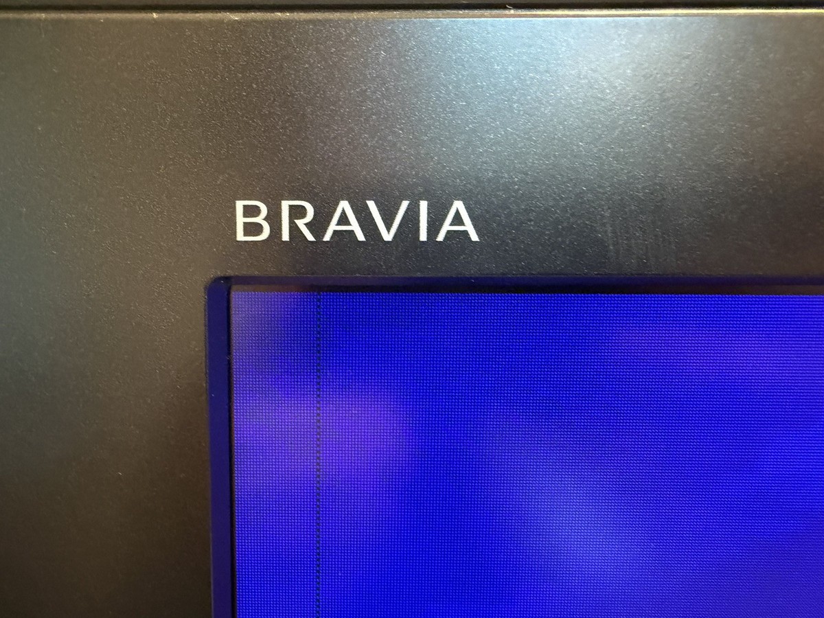 Sony Bravia LCD digital 32” color TV model KDL – 32XBR4 with Free