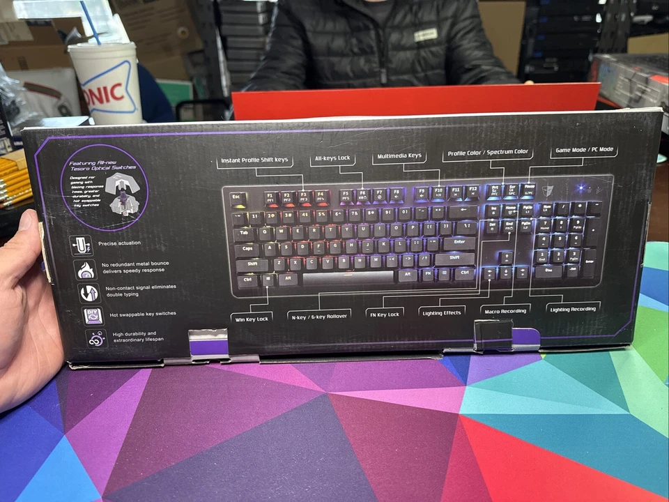 *RARE* Special Edition White Tesoro Gram SE Spectrum RGB Mechanical Keyboard - Image 3 of 4