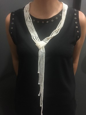 Long Collier De Perles Synthétiques Grises - Occasion En Parfait état