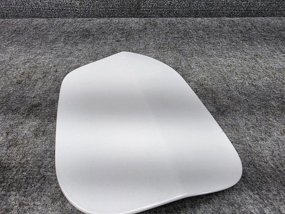 LEXUS 2015-2024 RC-F RCF RC350 RC300 RC TAPA PUERTA LLENADO COMBUSTIBLE GAS (C/TR:083/LB30) Foto 4 de 4