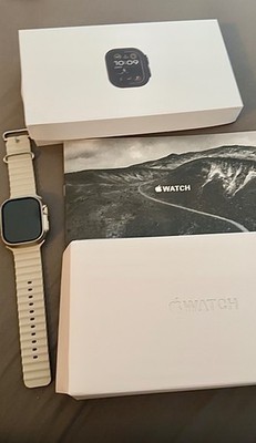 Apple Watch Ultra 2 49mm Titangehäuse mit Trail Loop - Orange/Beige, M/L (GPS +