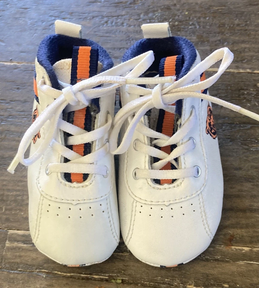 Zapatos de bebé Chicago Bears NFL Reebok talla 2 color blanco ¡limpios en excelente estado! Foto 2 de 4