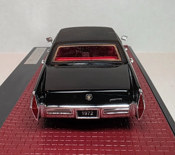 Matrix 1:43 1972 Cadillac Fleetwood Brougham Sable Black/Oxblood Red AMAZING! - Image 4 of 4
