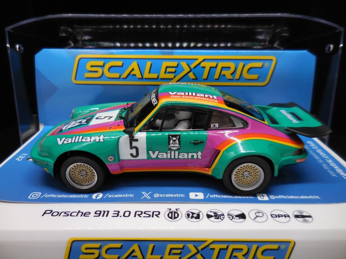 Scalextric Porsche 911 3.0 RSR Vaillant 1:32 Slot Car C4439