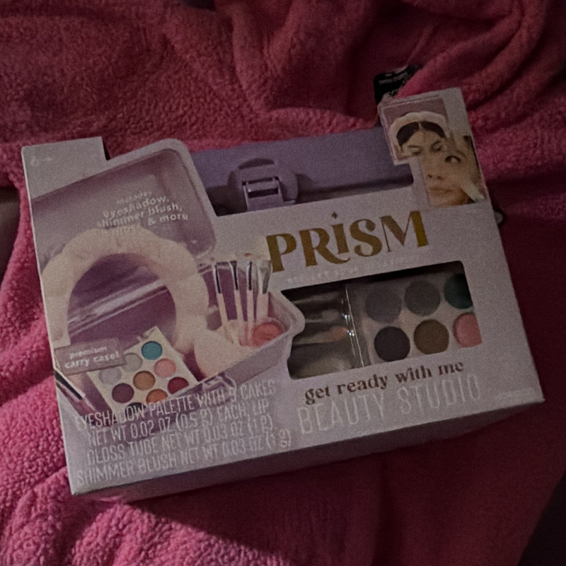 PRISM Get Ready With Me Beauty Studio 12pc Makeup Set Eyeshadow Gloss Purple