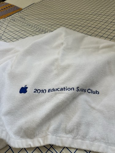 Rare Apple Employee Swag 2010 Beach Towel - Picture 6 of 24
